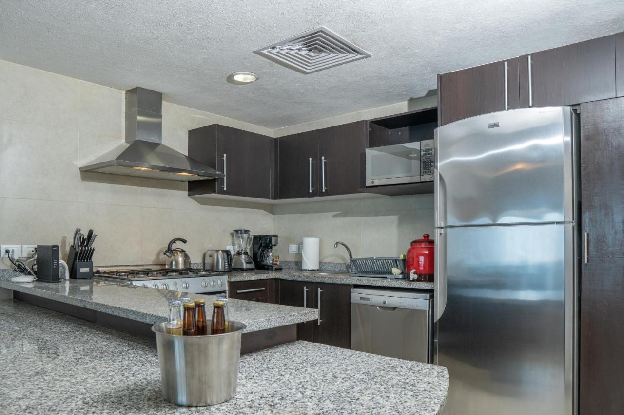 Ocean Front Condo Sleeps 4 Adults-Grand Venetian T3000-1606 巴亞爾塔港 外观 照片