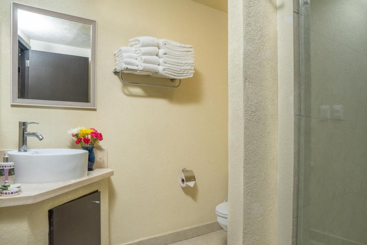 Ocean Front Condo Sleeps 4 Adults-Grand Venetian T3000-1606 巴亞爾塔港 外观 照片
