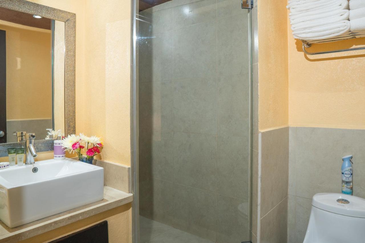 Ocean Front Condo Sleeps 4 Adults-Grand Venetian T3000-1606 巴亞爾塔港 外观 照片